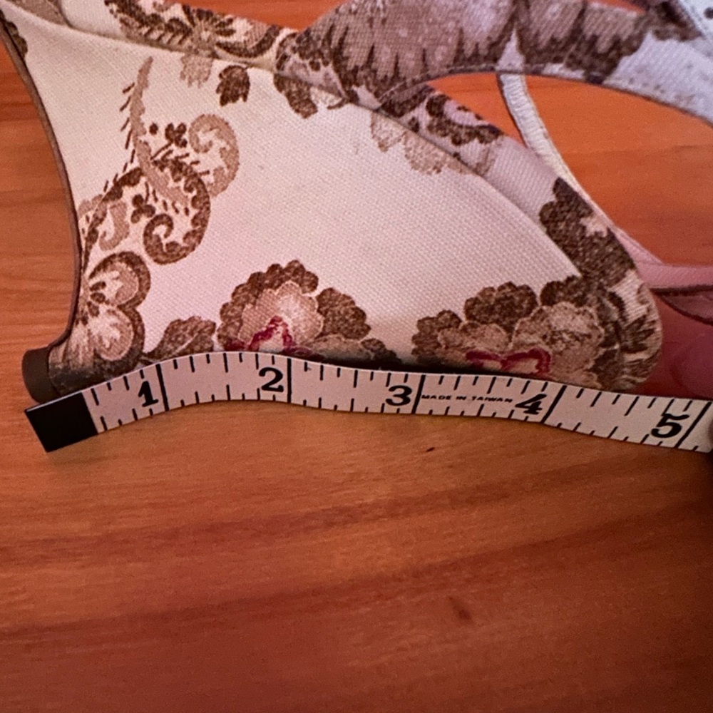 Beautiful Burberry London strappy wedge heels size 38 (US size 7) - Picture 6 of 7